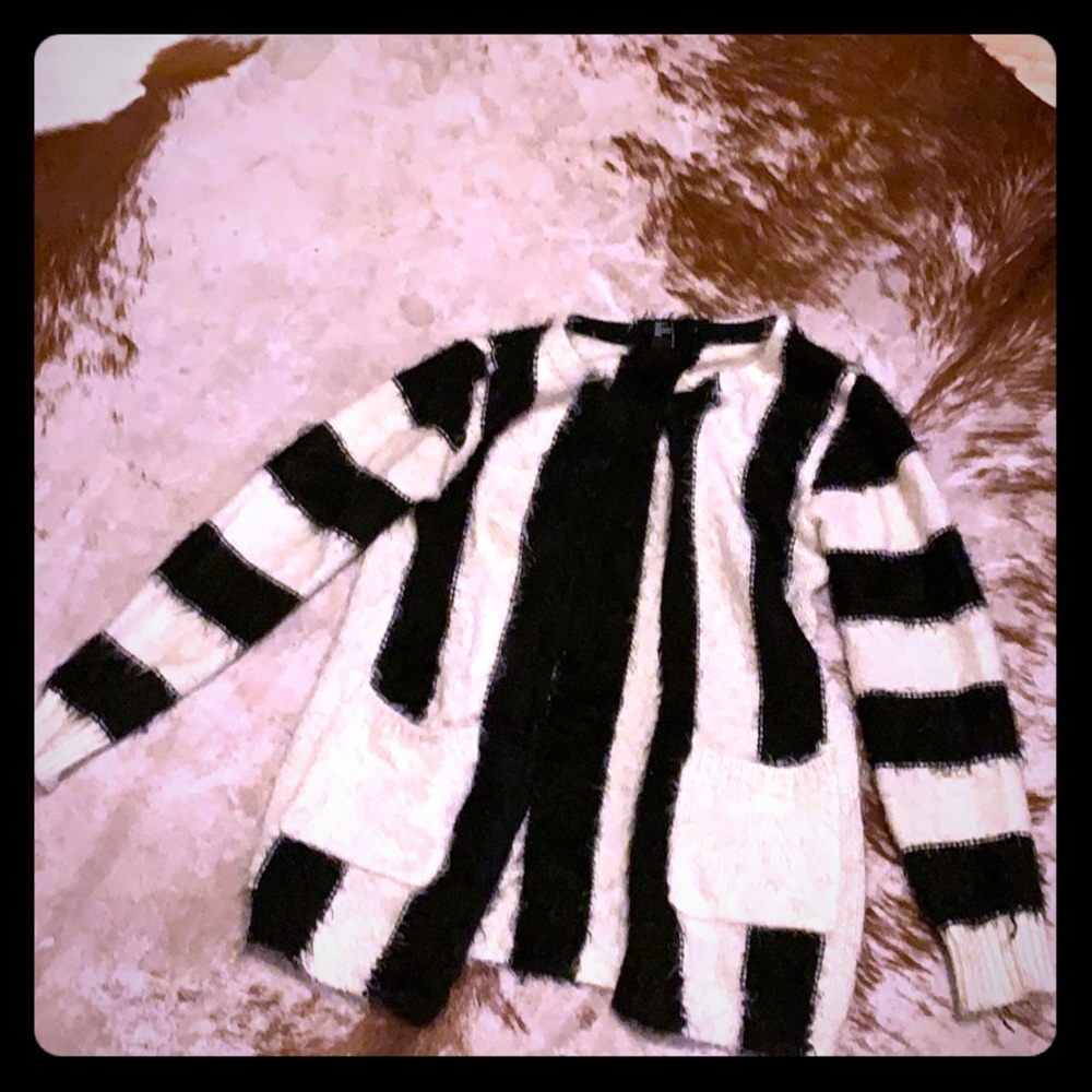 Black/white stripe sweater
